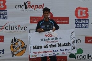 Niranjan Bohara of Kailali Multiple Campus poses for a photograph with man-of-the-match award in Dhangadhi on Tuesday. (Photo Courtesy: SPA) 